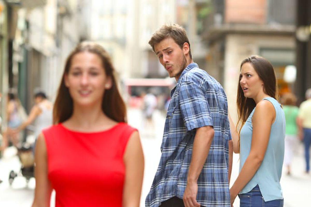 Distracted Boyfriend meme about Dixxon